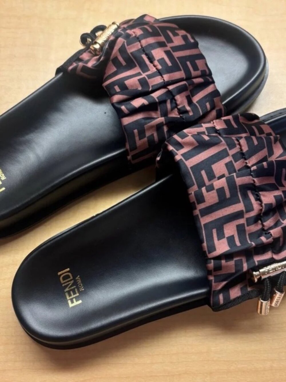 🌙Fendi Women's Brown Slippers🌙